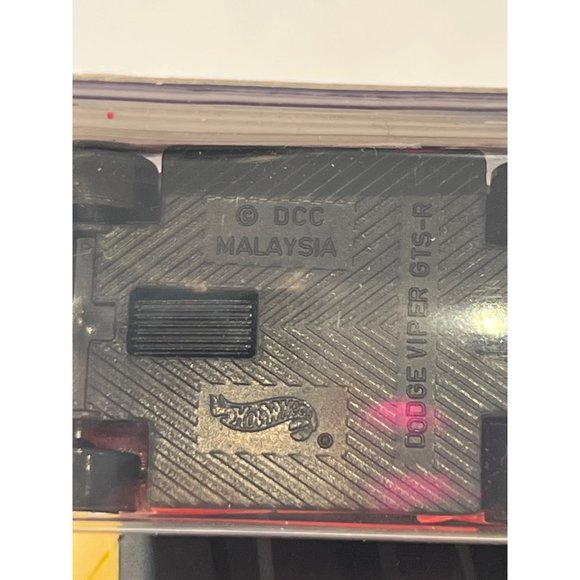 Hot Wheels 2001 First Editions 11 of 36 Collectable Car Dodge Viper GTS-R - Picture 3 of 10